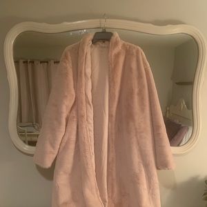 LIKE NEW Minky Couture Matte Blush Satin Robe (S)